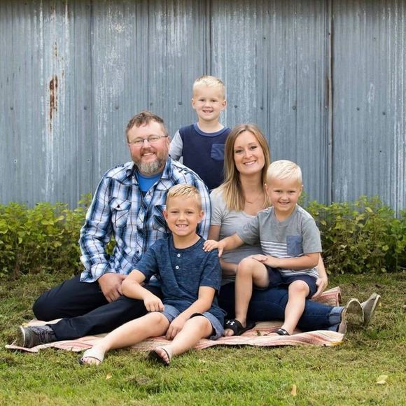 Meet your Posher, Laura - Picture 1 of 1